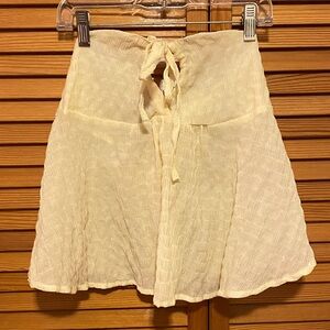 Strapless light yellow top